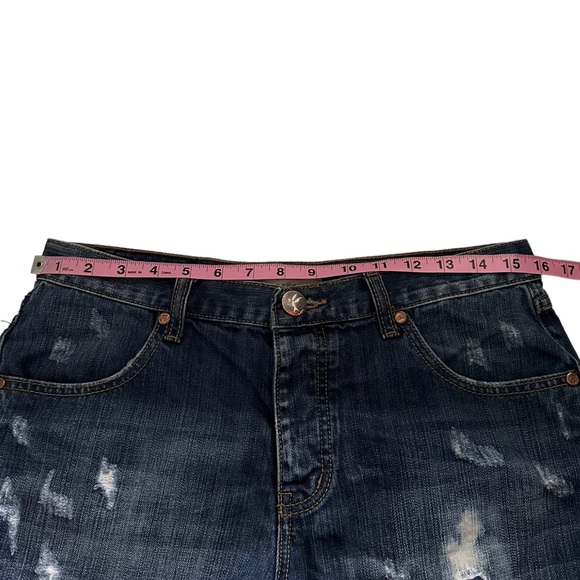 One Teaspoon | Chargers Dark Wash Distressed Cuffed Denim Shorts Size 27 - Picture 11 of 14